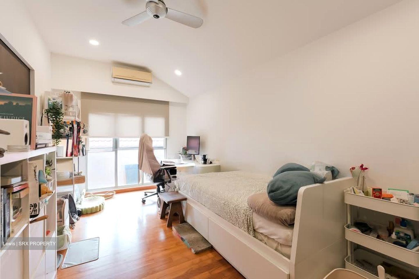 Frankel Estate (D15), Semi-Detached #560934331